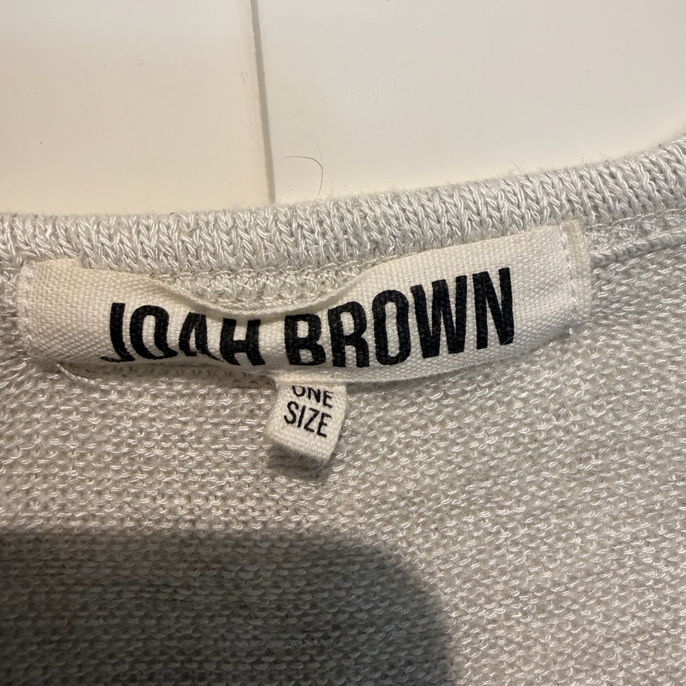 Josh Brown For Keeps VNeck One Size - Picture 3 of 4